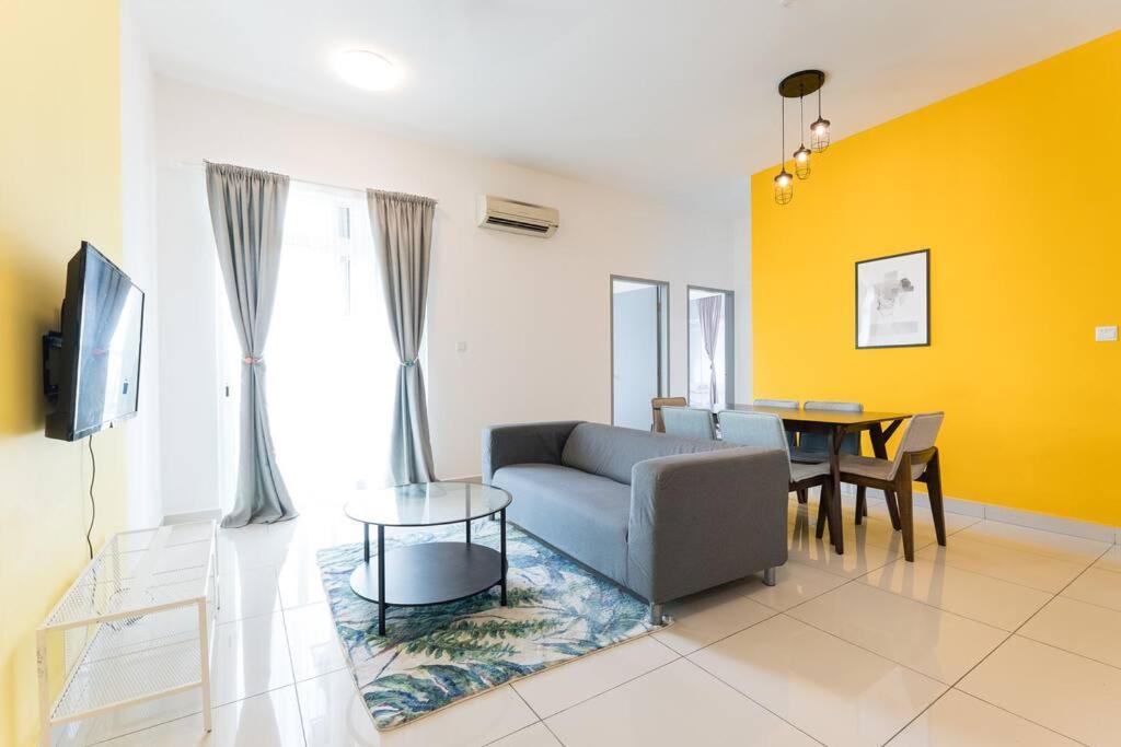 Tr Lovely 3 Bedroom Unit 6pax Next To Titiwangsa Lrt Kuala Lumpur