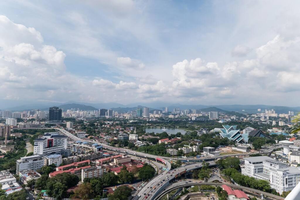 Tr Lovely 3 Bedroom Unit 6pax Next To Titiwangsa Lrt * Kuala Lumpur