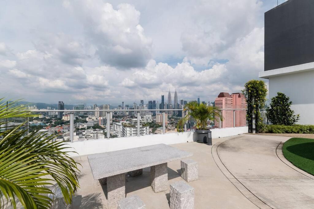 Tr Lovely 3 Bedroom Unit 6pax Next To Titiwangsa Lrt Apartment