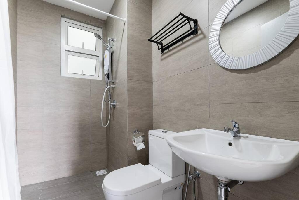 Tr Lovely 3 Bedroom Unit 6pax Next To Titiwangsa Lrt